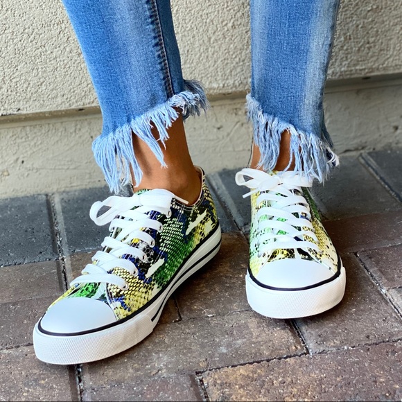 Leopard Snake Print Low Cut Lace Up Era Sneakers - Picture 3 of 15